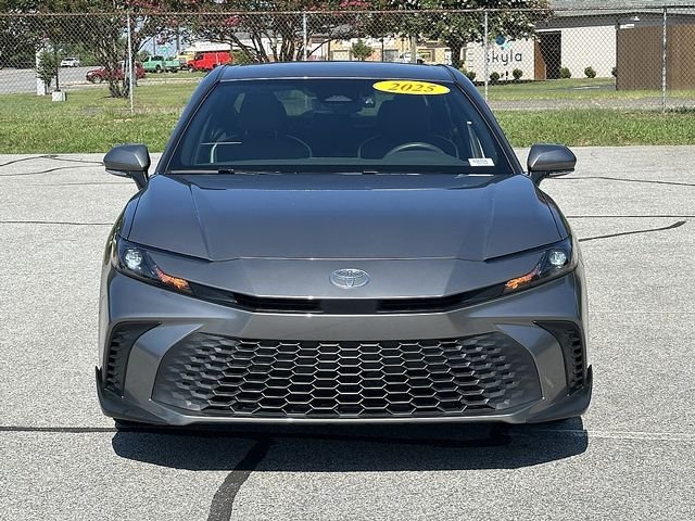 Certified Used 2025  Toyota SE image 3
