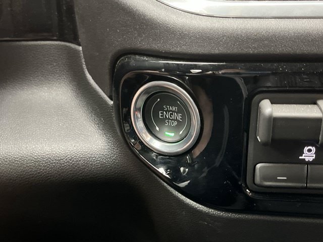 Used 2026 Onyx Black GMC Elevation image 22