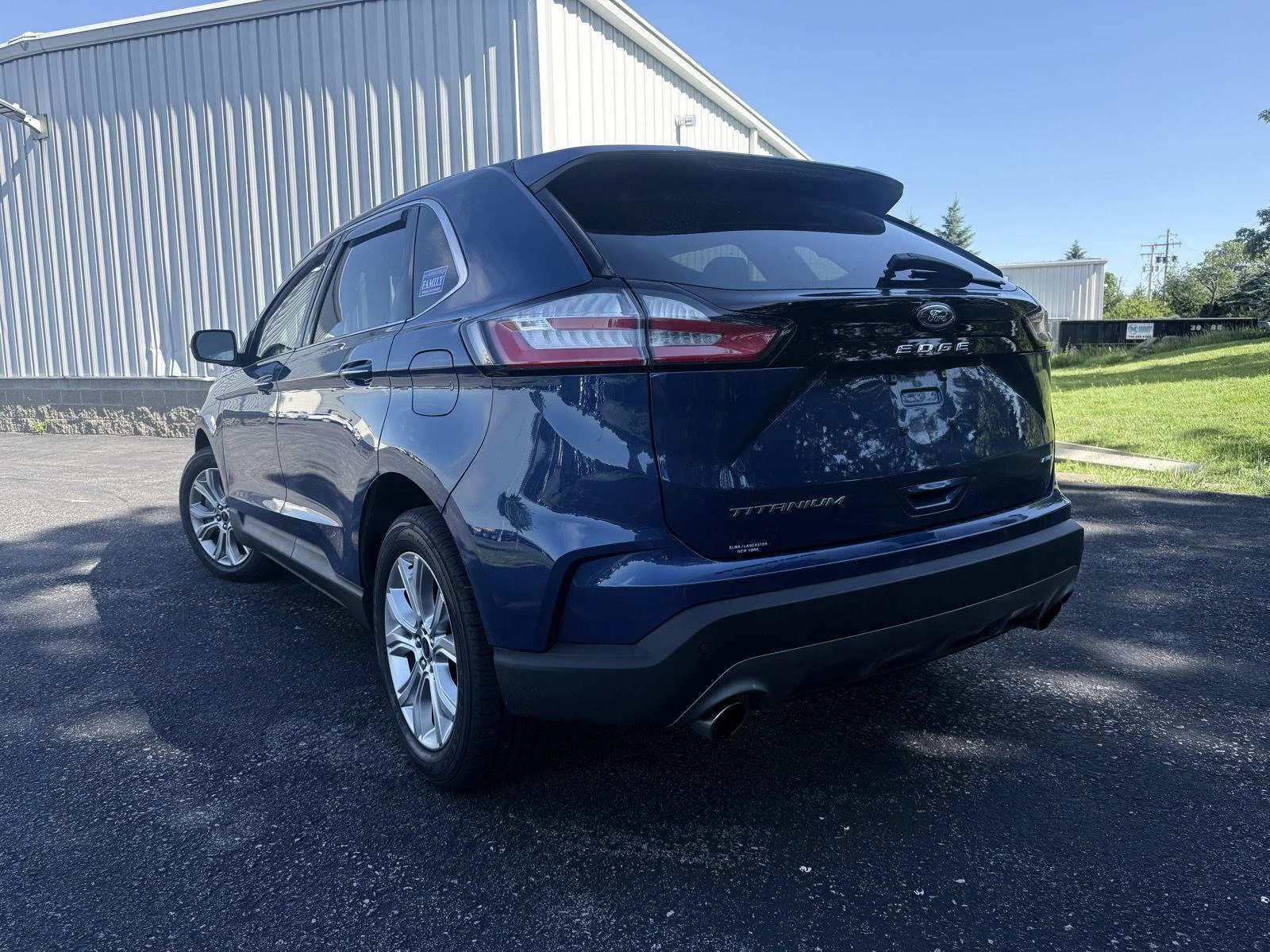 Used 2022 Atlas Blue Ford Titanium image 2