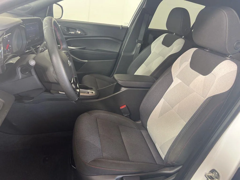 Used 2024 Summit White Chevrolet 1RS image 27