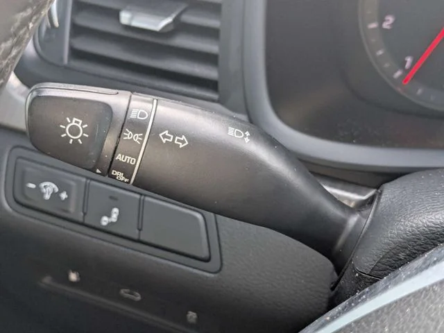 Used 2019 Silver Hyundai Sport image 27