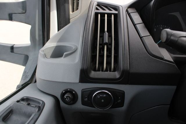 Used 2018 Oxford White Ford Base image 8