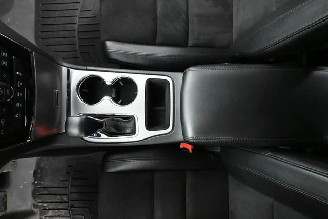 2020 Jeep Grand Cherokee Altitude - Photo 31