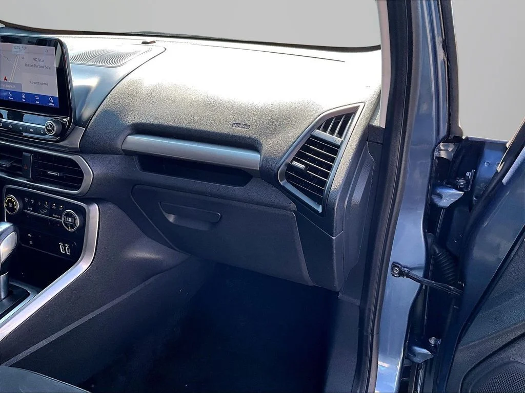 Used 2022 Blue Ford SE image 18