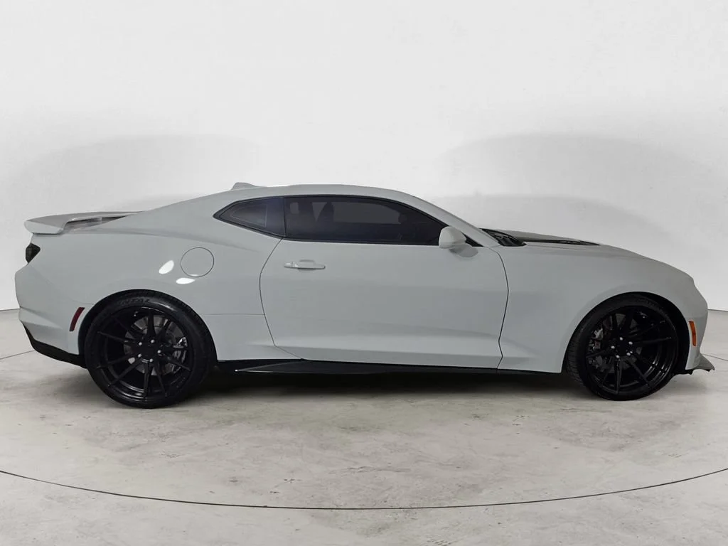 Used 2022 Summit White Chevrolet ZL1 image 4