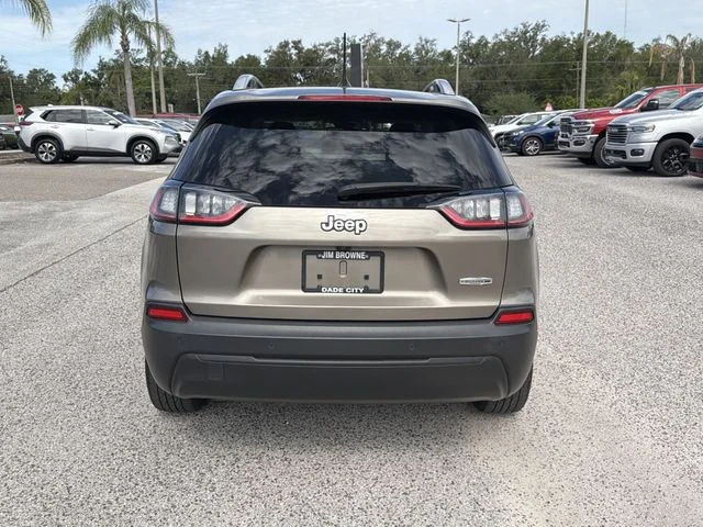 Used 2021 Beige Jeep Latitude Plus image 5