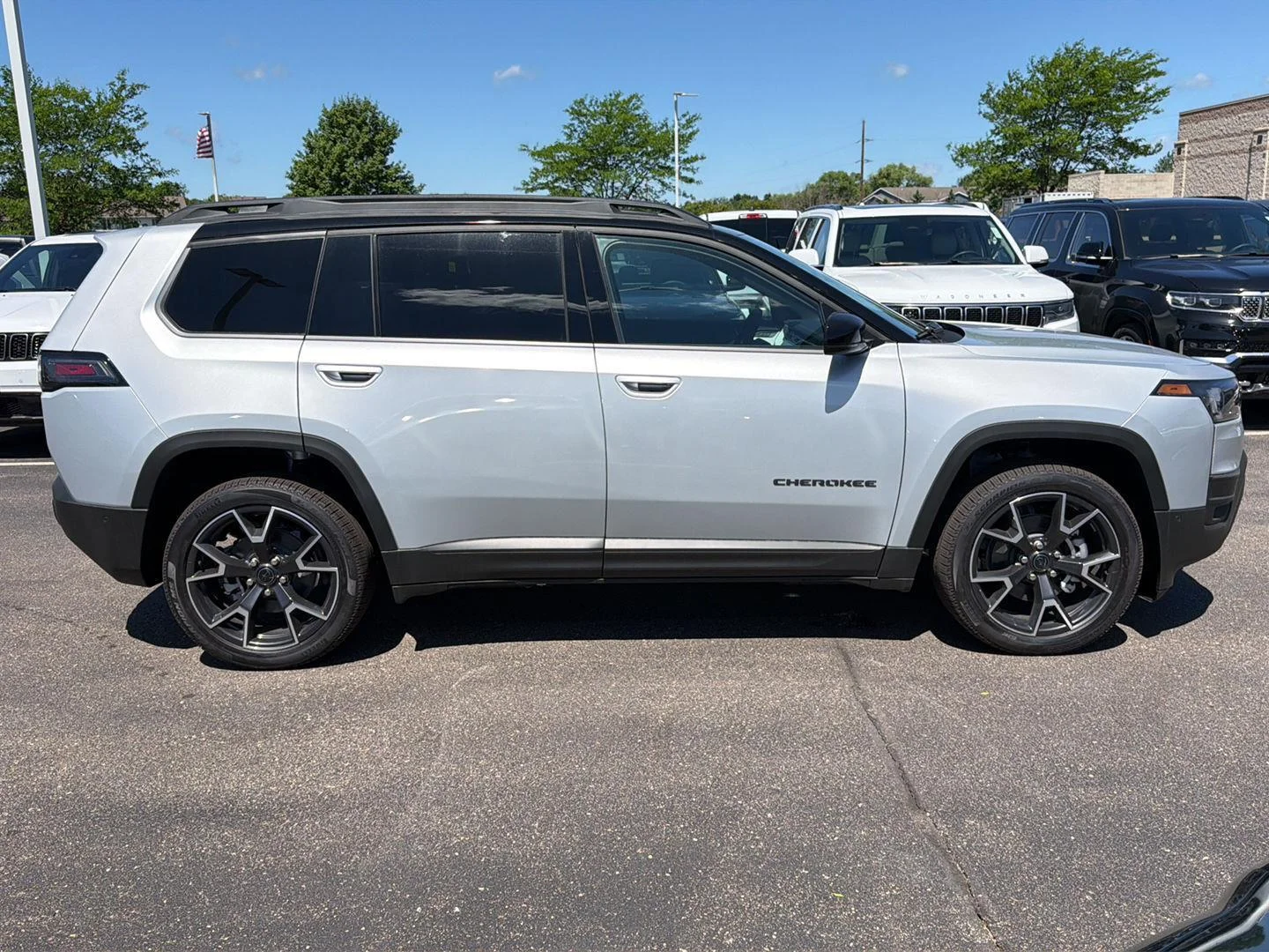 New 2026 Silver Zynith Clear-Coat Exterior Paint Jeep Overland image 8