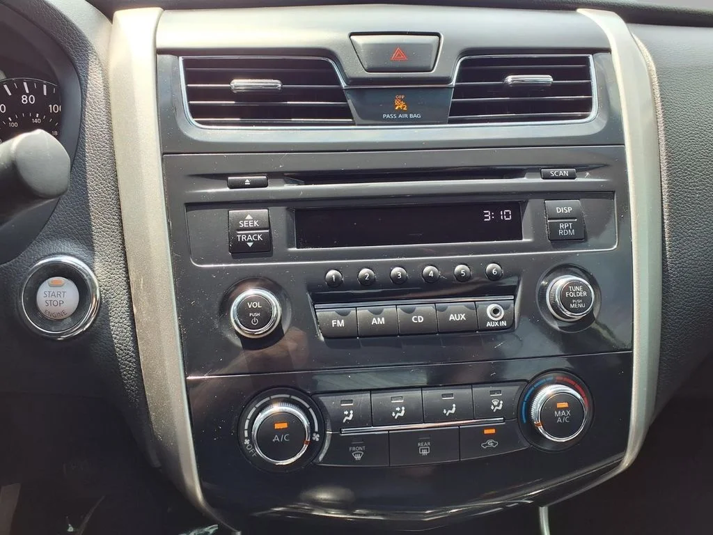 Used 2014 White Nissan 2.5 S image 5