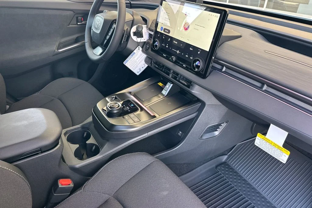 New 2026 Wind Chill Pearl Toyota SE image 16