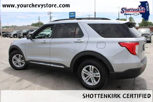 Used 2023 Silver Ford XLT image 3
