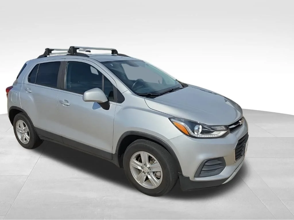 Used 2021 Silver Chevrolet LT image 3