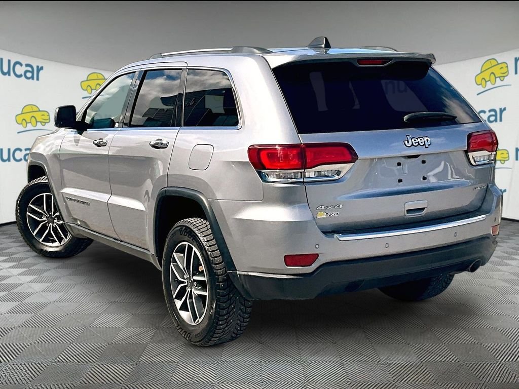 Used 2021 Billet Silver Metallic Clearcoat Jeep Limited image 4