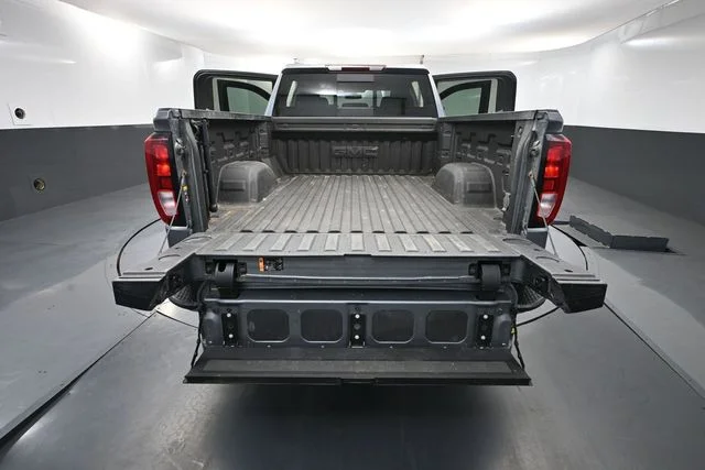 Used 2021 Silver GMC Elevation image 33