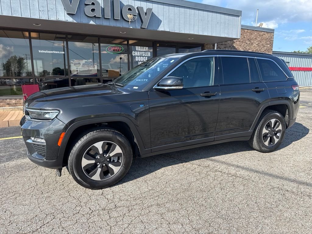 Used 2024 Brown Jeep 4xe image 3