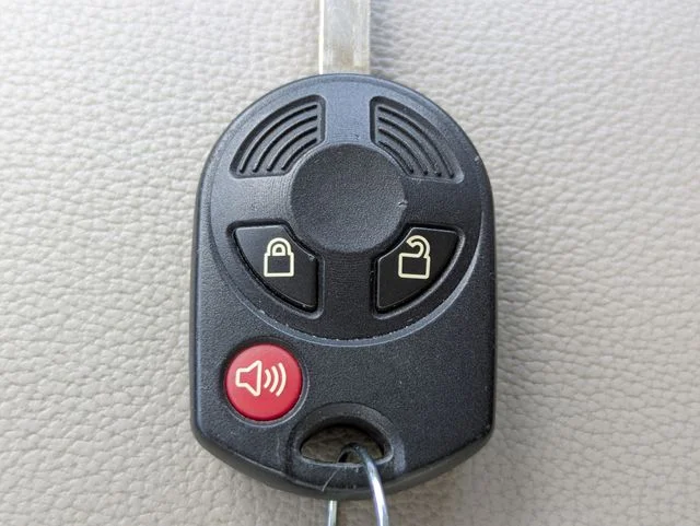 Used 2018 Ingot Silver Ford SE image 27