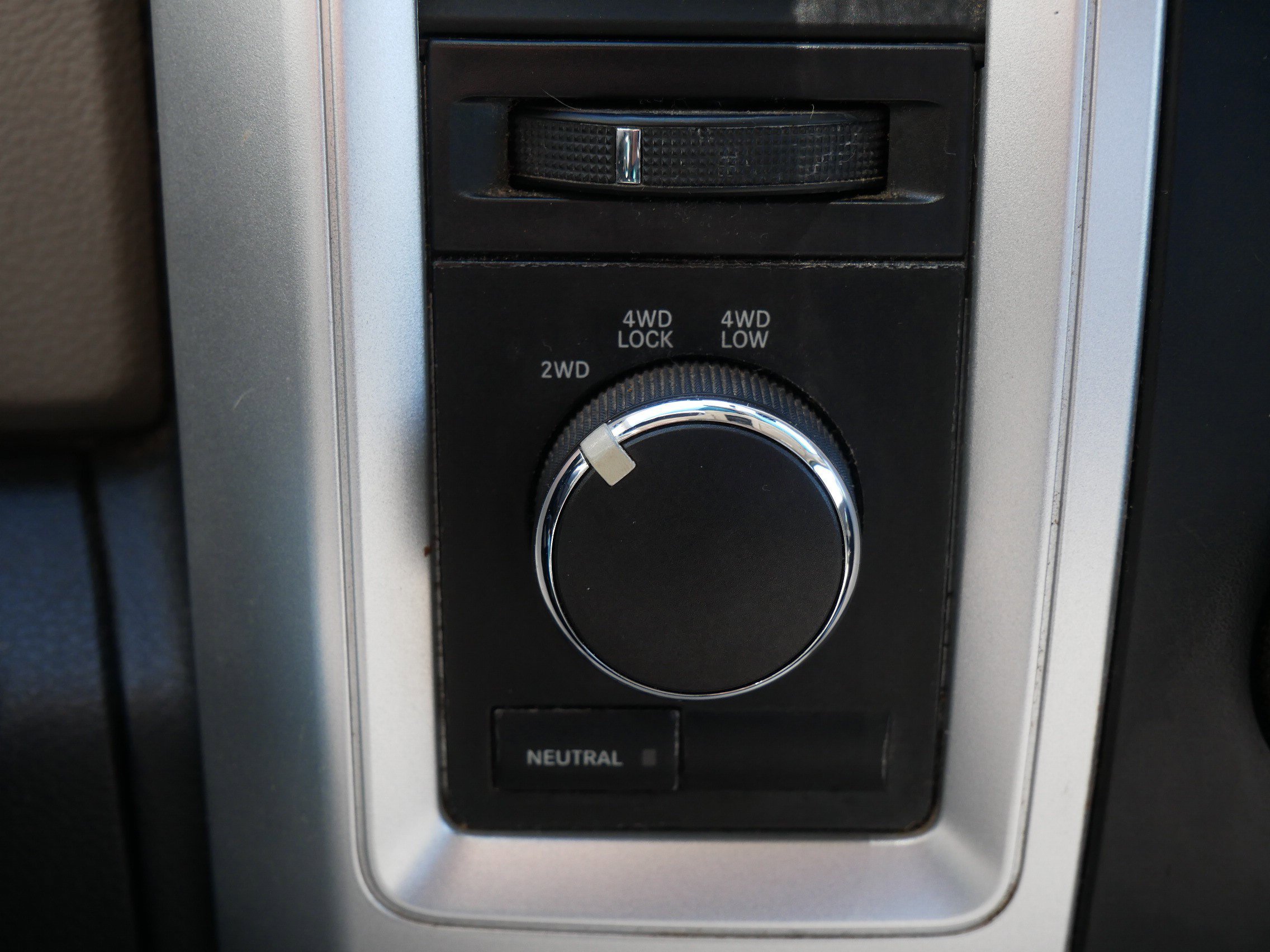 Used 2010 Deep Water Blue Pearl Dodge SLT image 25
