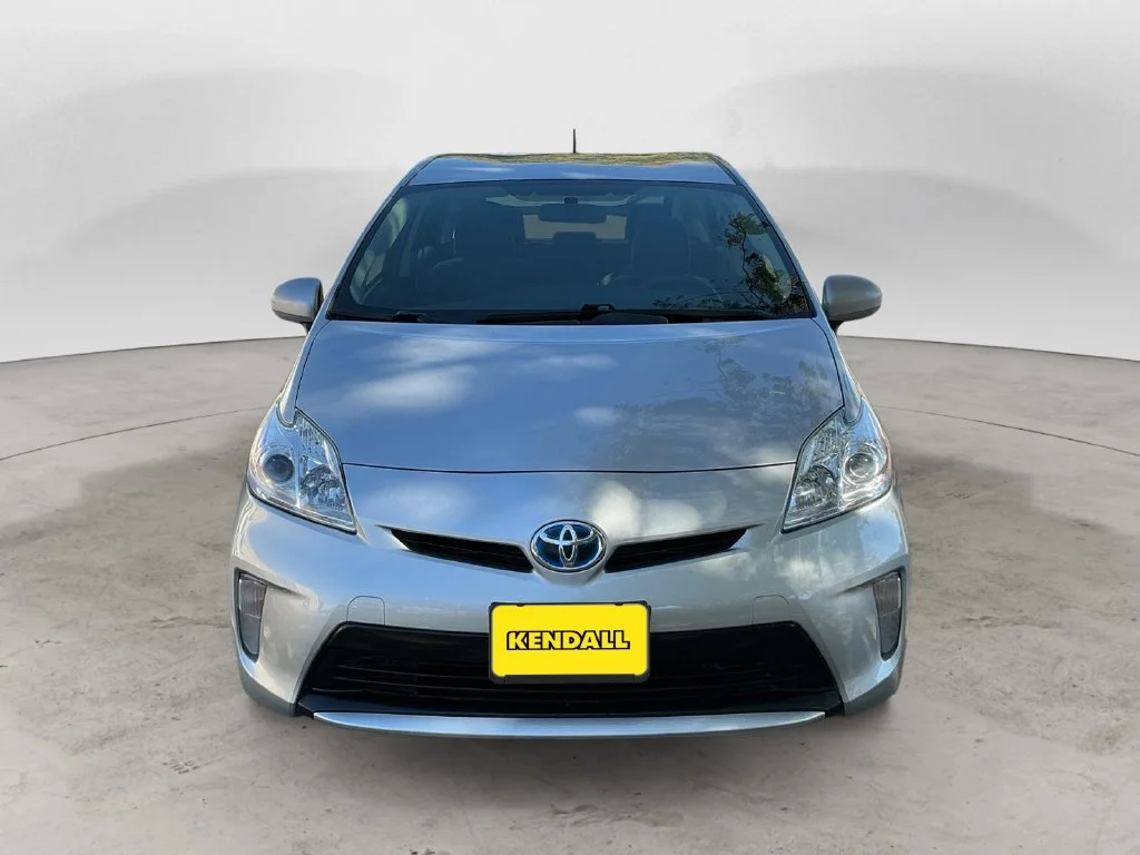 Used 2015 Silver Toyota Three image 3