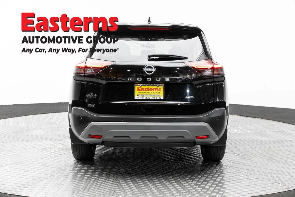 Used 2023 Black Nissan S image 6