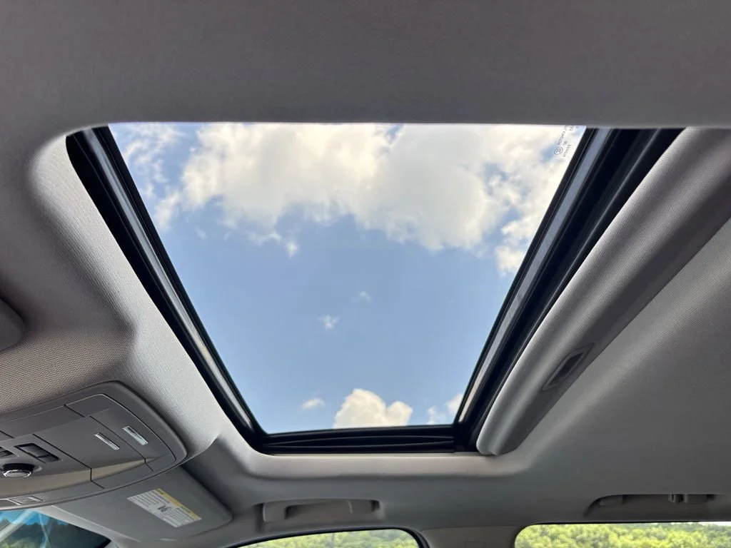 Used 2018 SUMMIT WHITE GMC SLT image 24