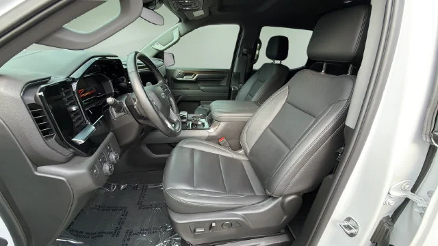 Used 2024 White Chevrolet RST image 19