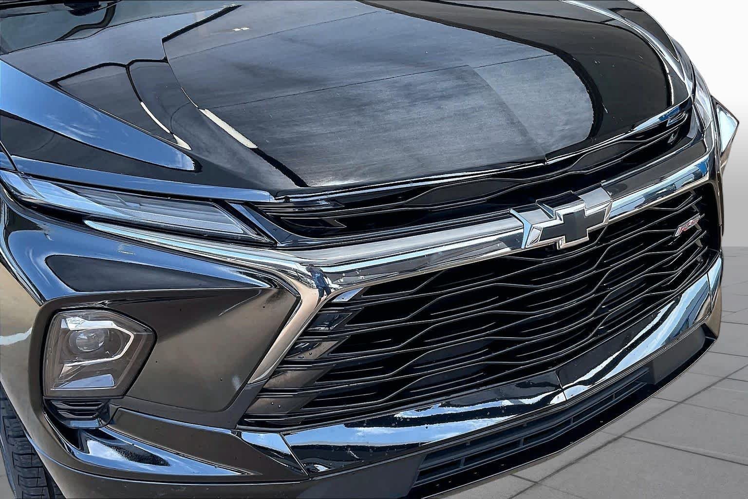 Used 2025 Black Chevrolet RS image 28