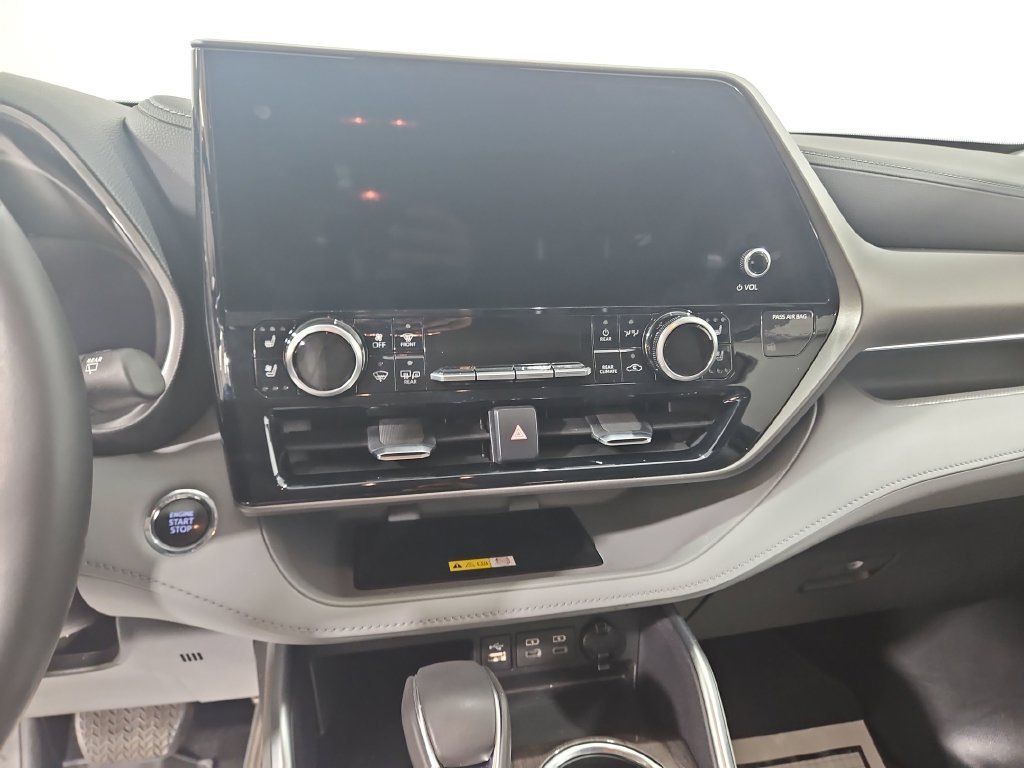 Used 2023 Pearl Toyota Limited image 19