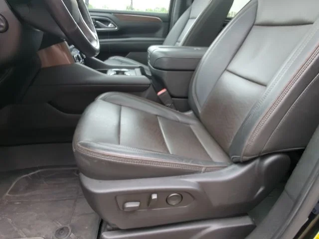 Used 2022 Black Chevrolet High Country image 11