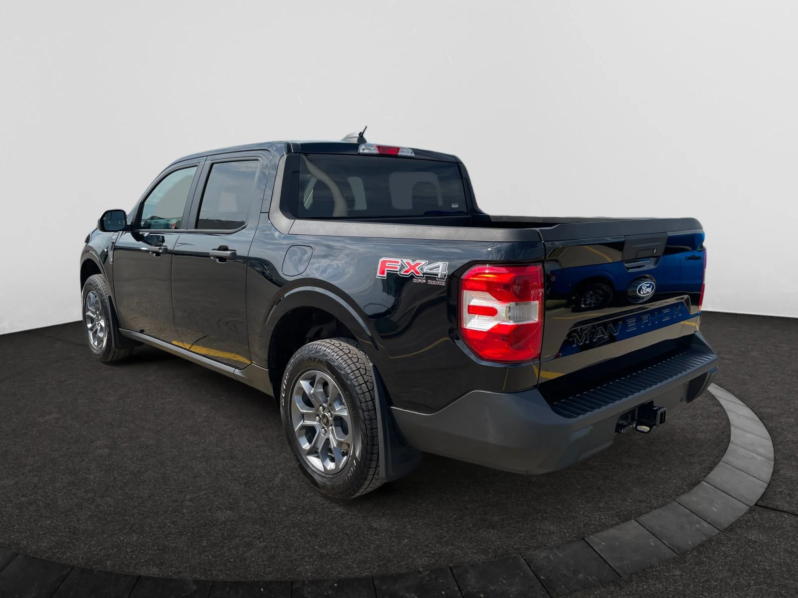 New 2026 Shadow Black Ford XLT image 3