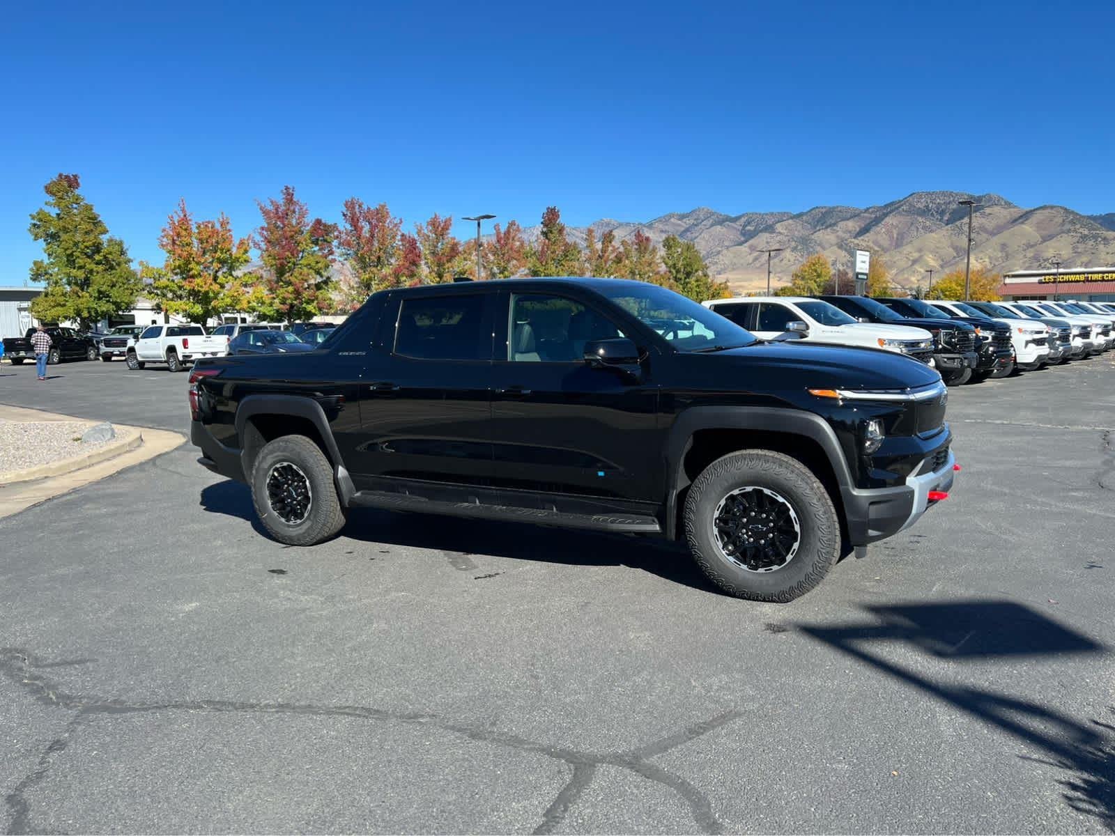 New 2026 Black Chevrolet Trail Boss - Extended Range image 4
