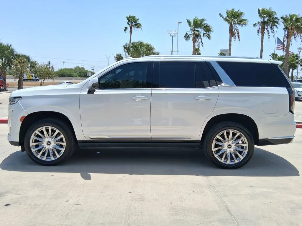 Used 2022 CRYSTAL WHITE TRICOAT Cadillac Premium Luxury image 3