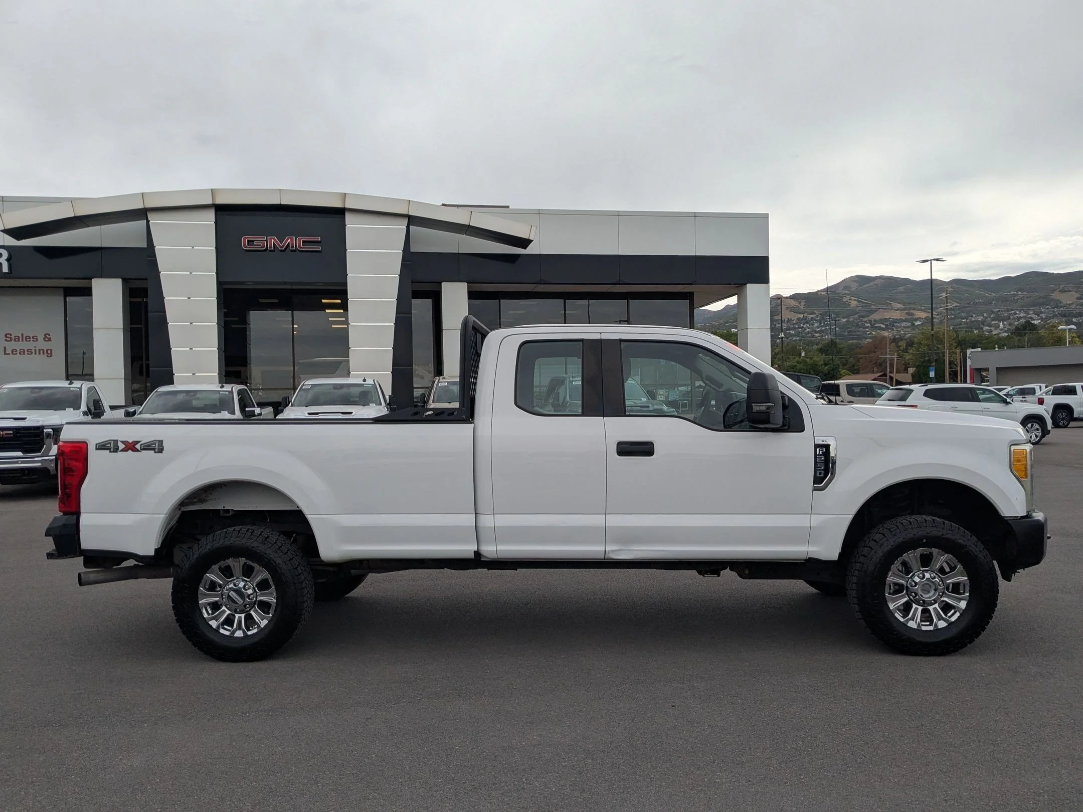 Used 2017 Oxford White Ford XL image 6