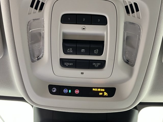 Used 2026 Iridescent White Tricoat Buick Sport Touring image 27