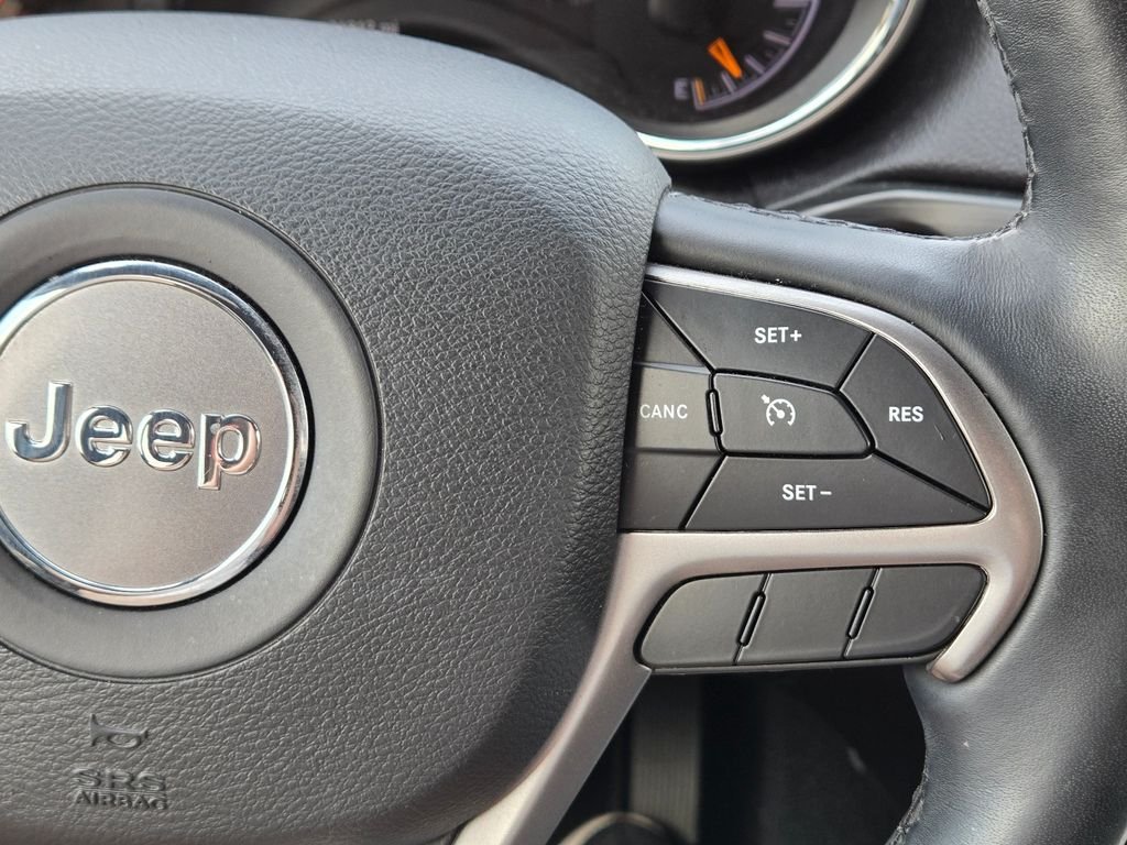 Used 2019 White Jeep Limited image 23