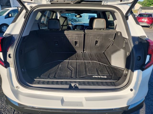 Used 2022 Summit White GMC AT4 image 23