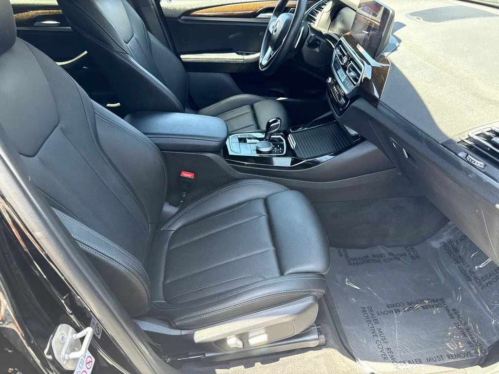 Used 2023 Black BMW xDrive30i image 13