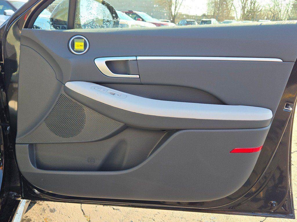 New 2026 Black Hyundai SEL Sport image 9
