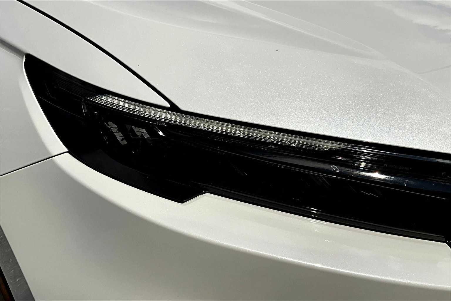 Used 2023 Platinum White Pearl Honda Sport image 26