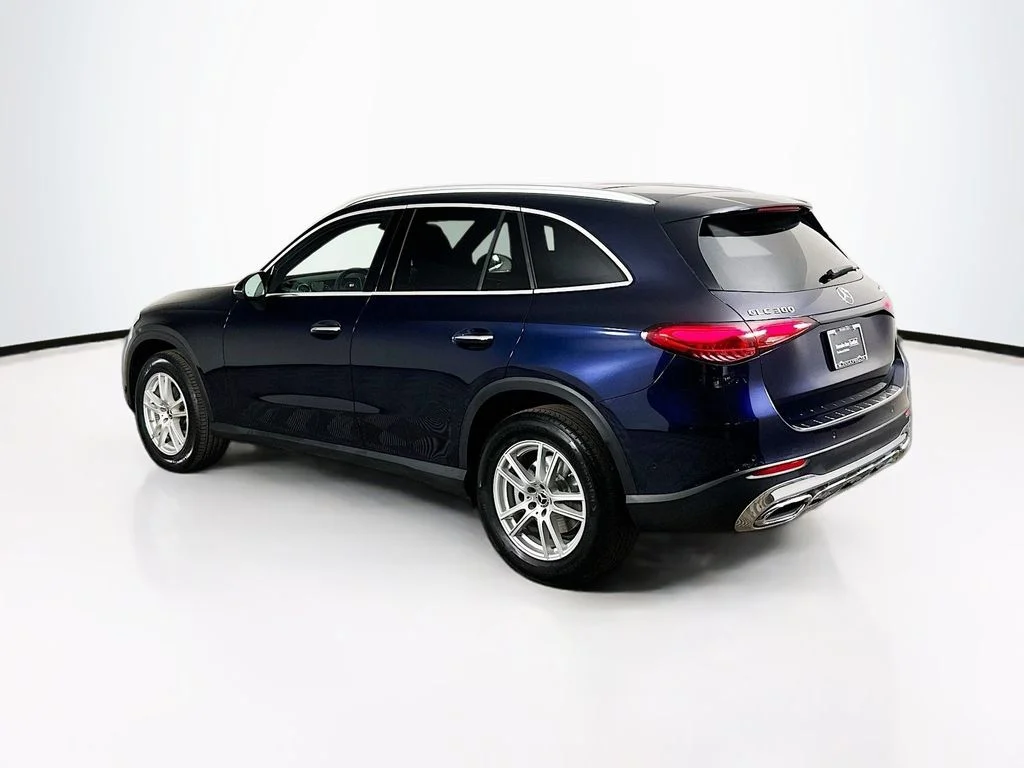 Used 2023 Blue Mercedes-Benz GLC 300 image 3