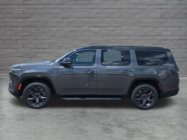 New 2026 Baltic-Gray Metallic Clear-Coat Exterior Paint Jeep Upland image 2
