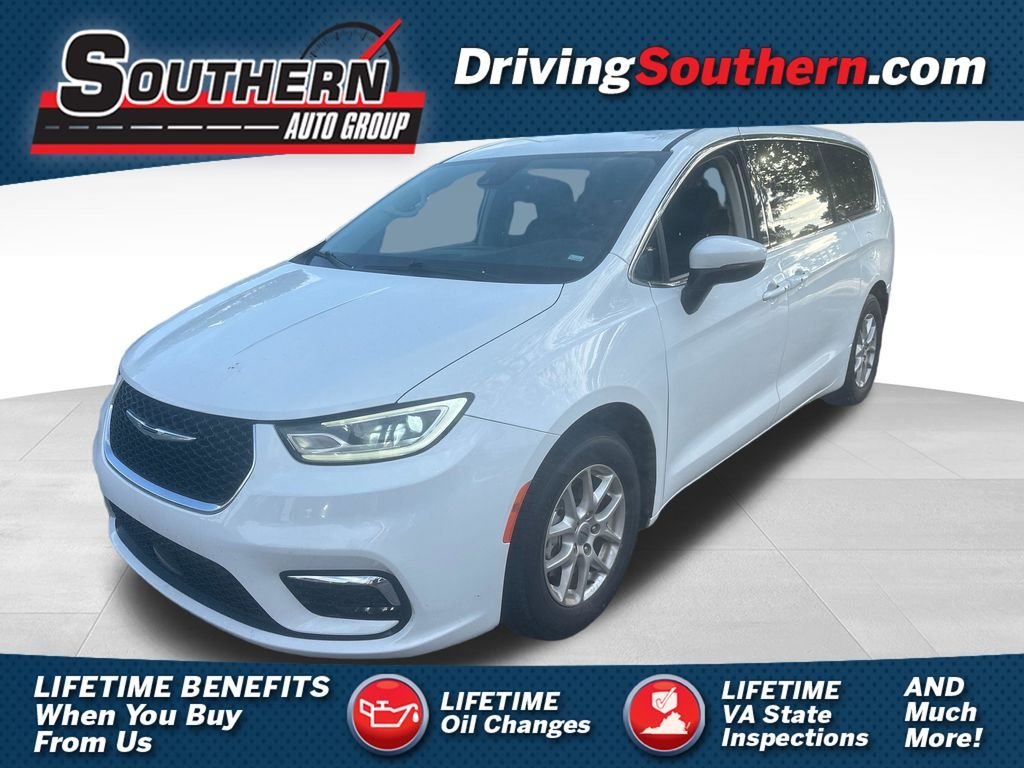 Used 2023 White Chrysler Touring L image 1