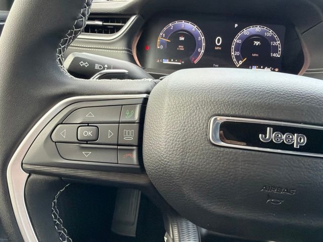 New 2026 Bright White Clear-Coat Exterior Paint Jeep Laredo image 19