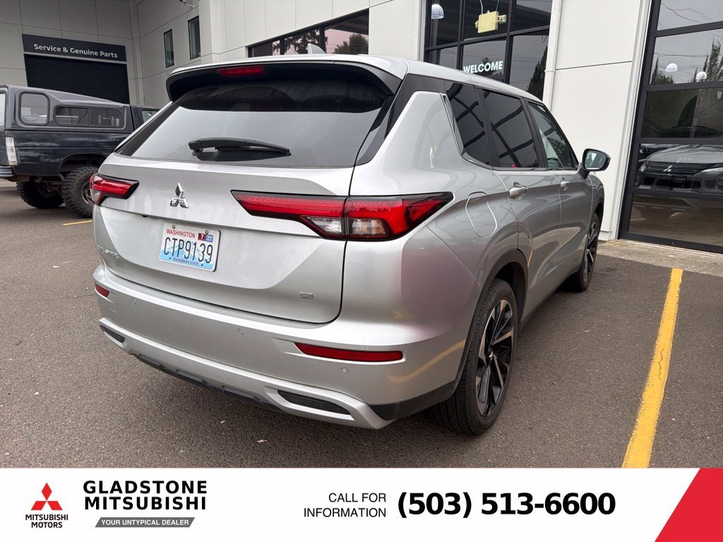 Used 2024  Mitsubishi SE image 4