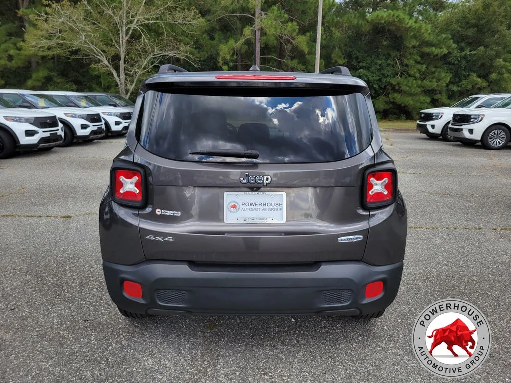 Used 2017 Gray Jeep Latitude image 6