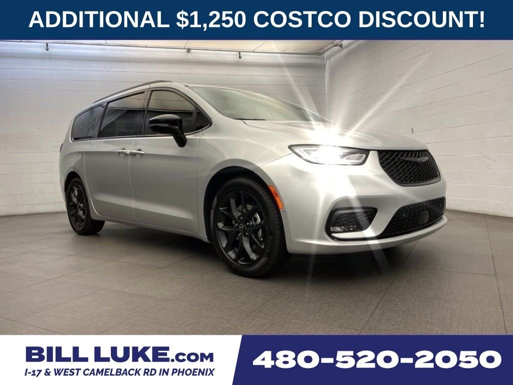 2026 Chrysler Pacifica Select's photo