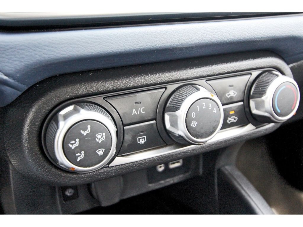 Used 2024 White Nissan 1.6 SV image 27
