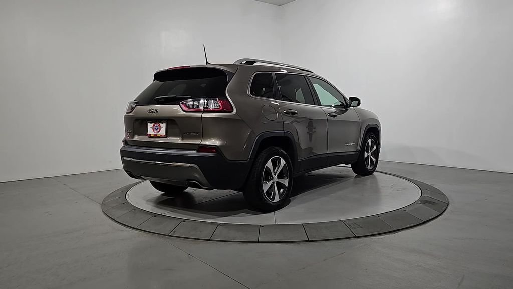 Used 2019 Beige Jeep Limited image 5