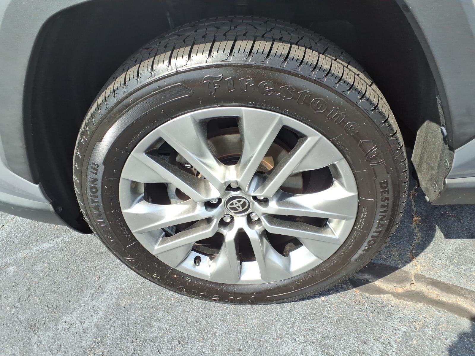 Used 2023 Silver Sky Metallic Toyota XLE Premium image 13