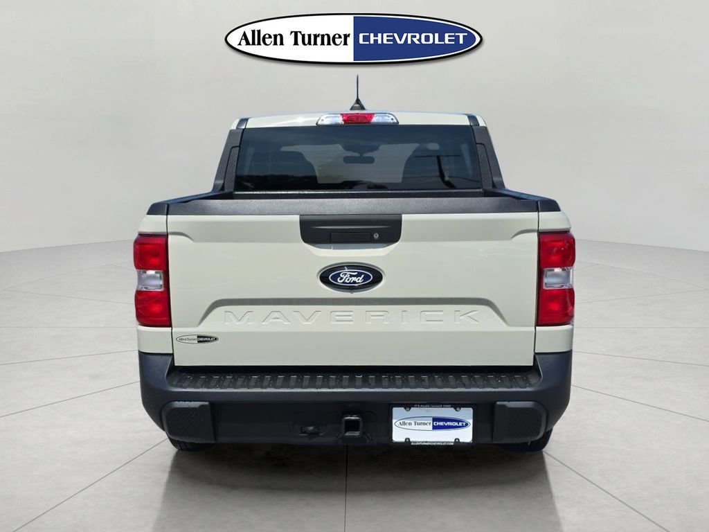 Used 2025 Beige Ford XL image 5