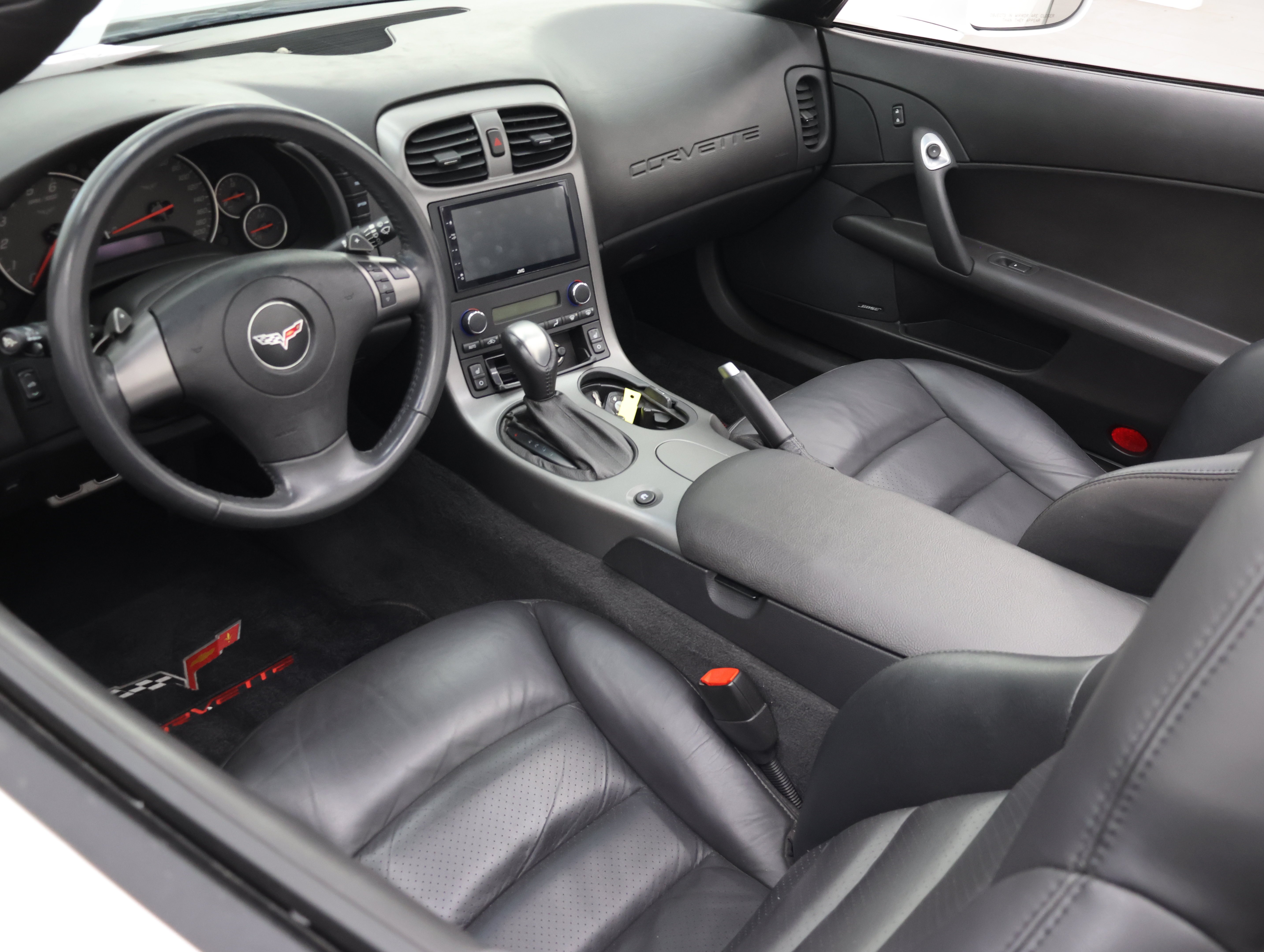 Used 2007 Arctic White Chevrolet  image 55