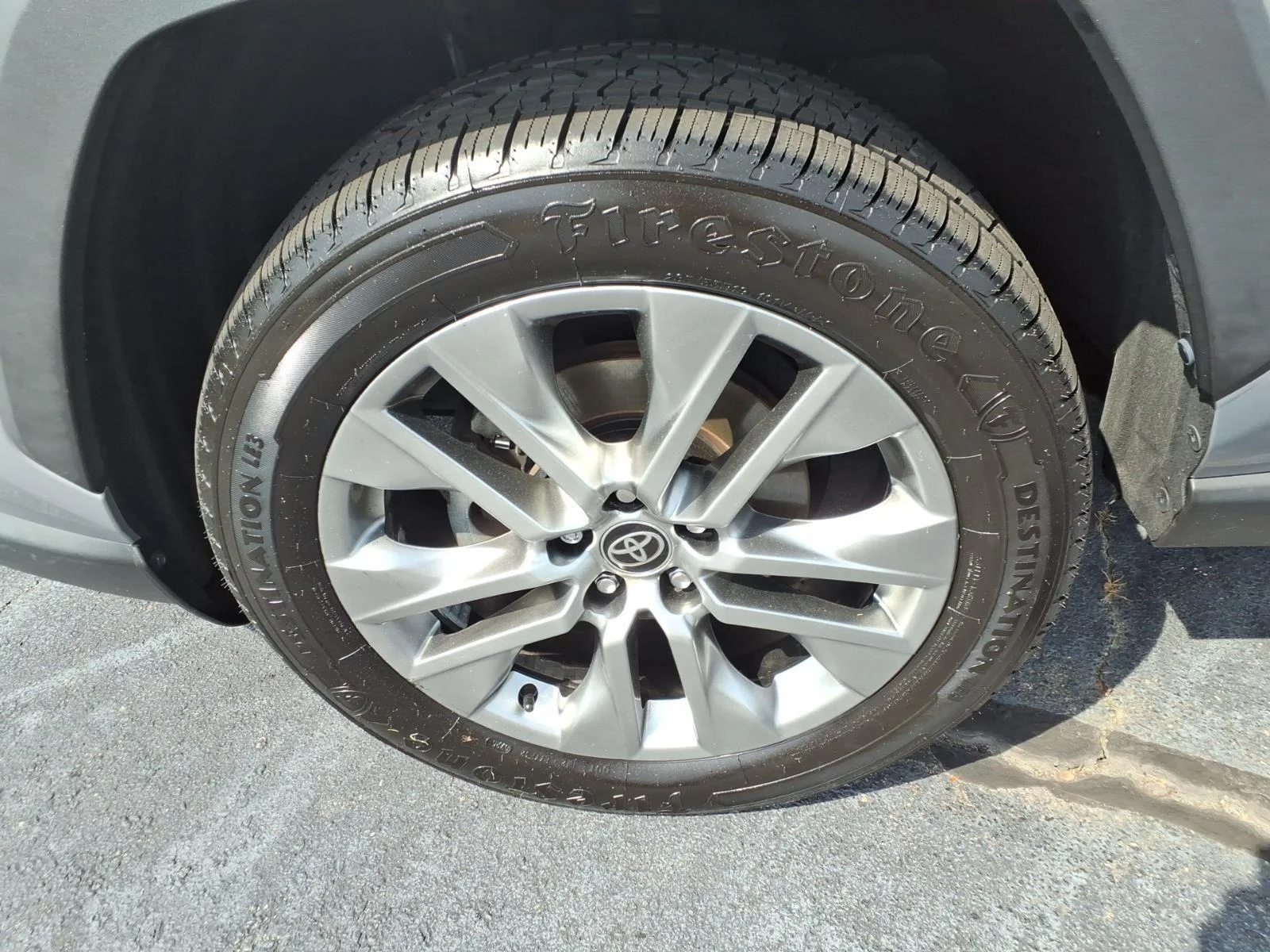 Used 2023 Silver Sky Metallic Toyota XLE Premium image 13